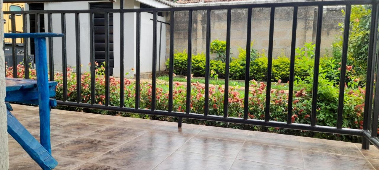 Aivilo Home Entebbe Exterior photo