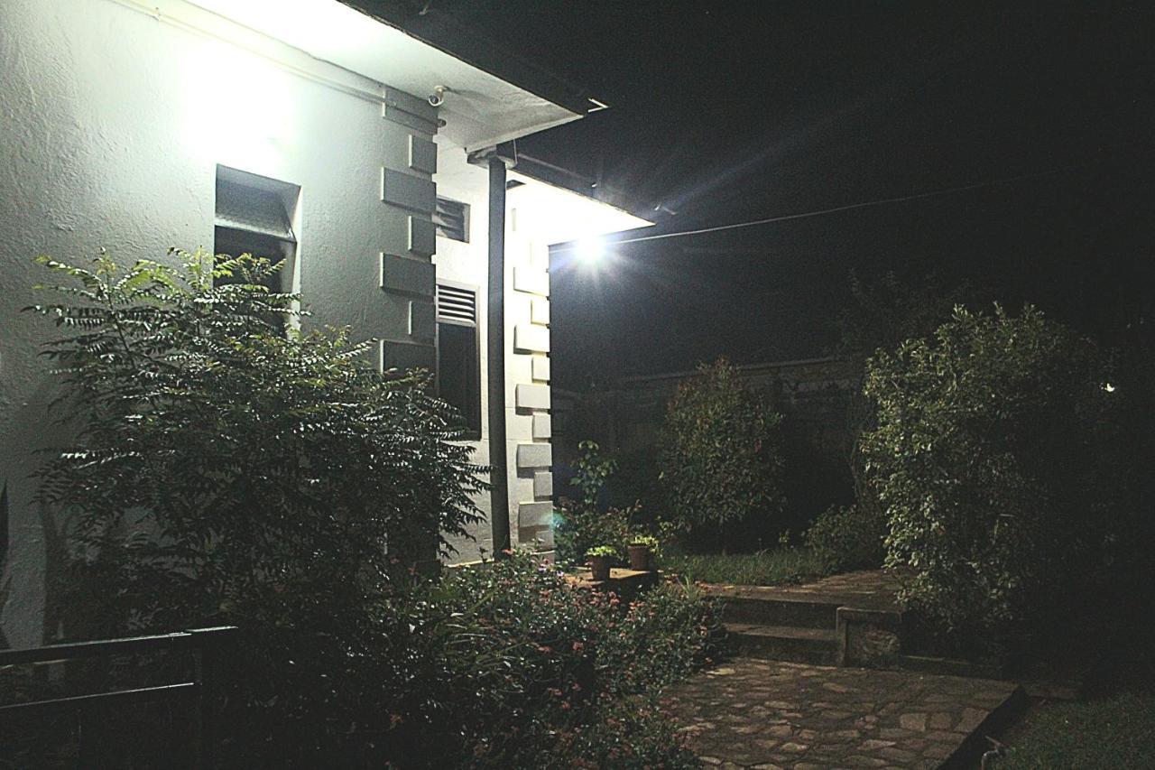 Aivilo Home Entebbe Exterior photo